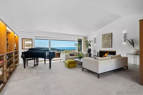 Living - 7846 Esterel Dr, La Jolla, CA 92037 photo 2 of 5