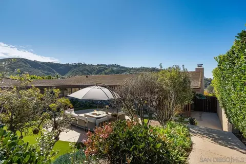 Exterior - 7846 Esterel Dr, La Jolla, CA 92037 photo 3 of 20