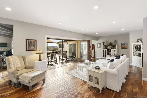 4214 Bobbie Ln, La Mesa, CA 91941 photo 7