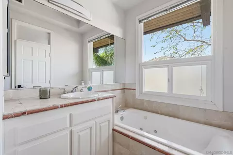 Bath - 9610 Vista Del Sol, Spring Valley, CA 91977 photo 4 of 5