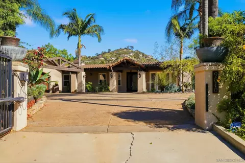 Exterior - 9610 Vista Del Sol, Spring Valley, CA 91977 photo 3 of 13