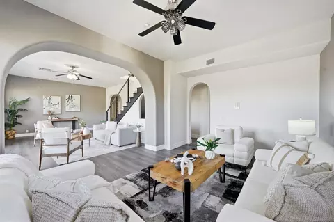 Living - 9610 Vista Del Sol, Spring Valley, CA 91977 photo 9 of 11