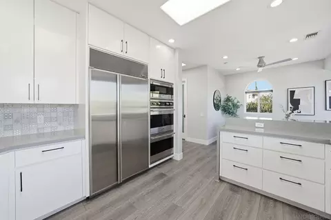 Kitchen - 9610 Vista Del Sol, Spring Valley, CA 91977 photo 6 of 7