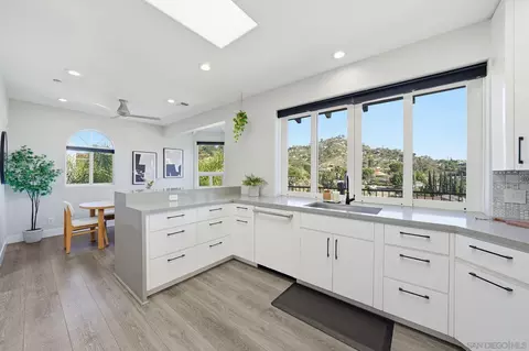 Kitchen - 9610 Vista Del Sol, Spring Valley, CA 91977 photo 3 of 7