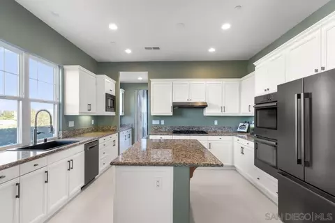 Kitchen - 310 Highland Oaks, Fallbrook, CA 92028 photo 3 of 4