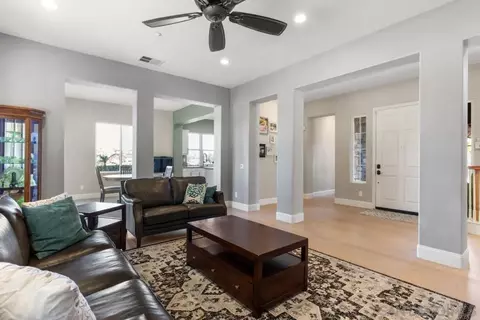 Entry Way - 310 Highland Oaks, Fallbrook, CA 92028 photo 1 of 4