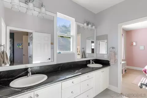 Bath - 310 Highland Oaks, Fallbrook, CA 92028 photo 3 of 4