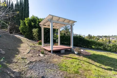 Exterior - 310 Highland Oaks, Fallbrook, CA 92028 photo 7 of 10