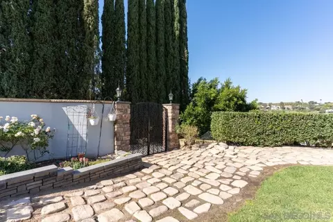 Exterior - 310 Highland Oaks, Fallbrook, CA 92028 photo 4 of 10