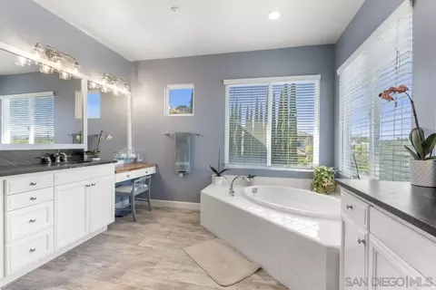 Bath - 310 Highland Oaks, Fallbrook, CA 92028 photo 2 of 4