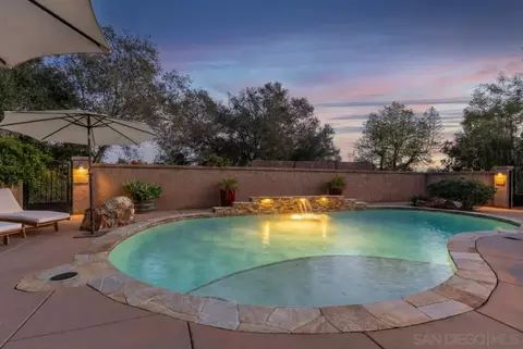 Exterior - 1195 Via Encinos, Fallbrook, CA 92028 photo 2 of 8