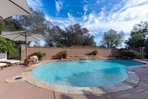 Exterior - 1195 Via Encinos, Fallbrook, CA 92028 photo 4 of 8