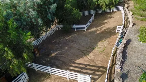 Exterior - 1195 Via Encinos, Fallbrook, CA 92028 photo 7 of 8