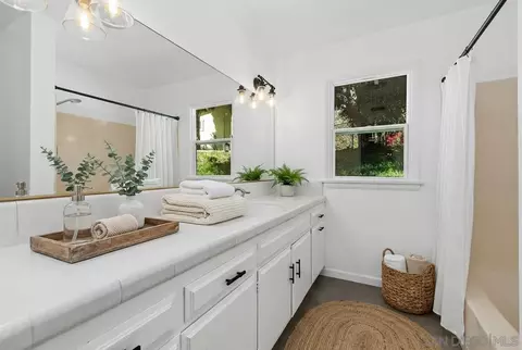 Bath - 820 Cookie Ln, Fallbrook, CA 92028 photo 3 of 5
