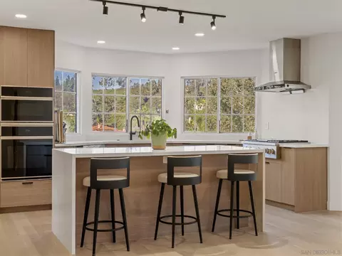 Kitchen - 17515 Circa Oriente, Rancho Santa Fe, CA 92067 photo 5 of 5