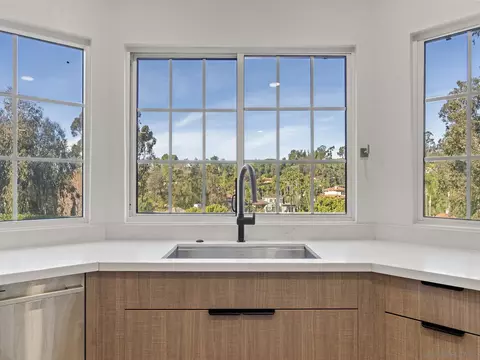 Kitchen - 17515 Circa Oriente, Rancho Santa Fe, CA 92067 photo 2 of 5