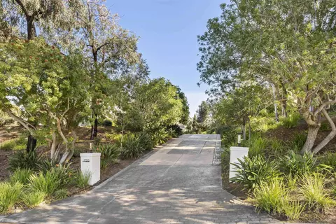 Exterior - 17515 Circa Oriente, Rancho Santa Fe, CA 92067 photo 2 of 7