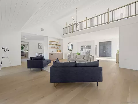Living - 17515 Circa Oriente, Rancho Santa Fe, CA 92067 photo 4 of 4