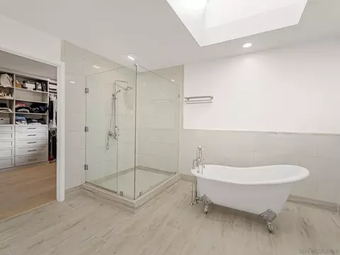 Bath - 17515 Circa Oriente, Rancho Santa Fe, CA 92067 photo 2 of 7