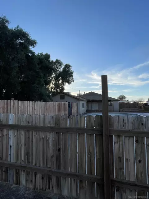 34792 Cedar Rd, Barstow, CA 92311