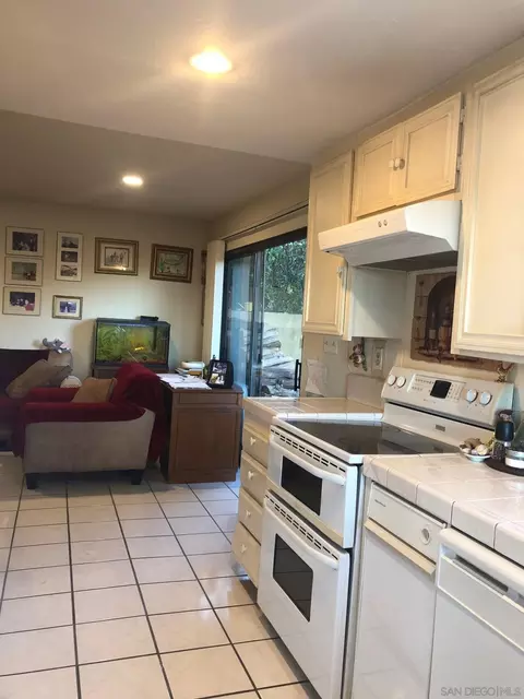 Kitchen - 6645 Caminito Scioto, La Jolla, CA 92037 photo 2 of 4