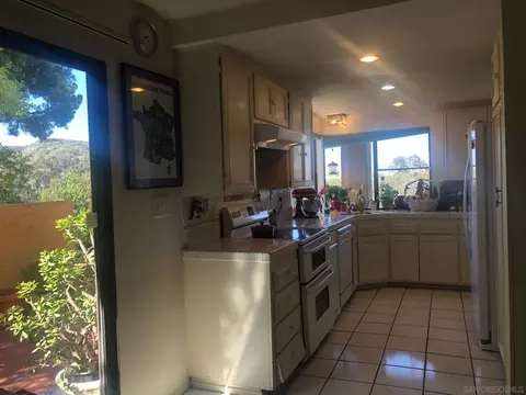 Kitchen - 6645 Caminito Scioto, La Jolla, CA 92037 photo 4 of 4