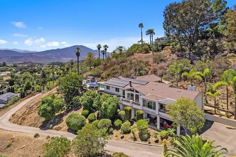 11651 Shadowglen Rd, El Cajon, CA 92020