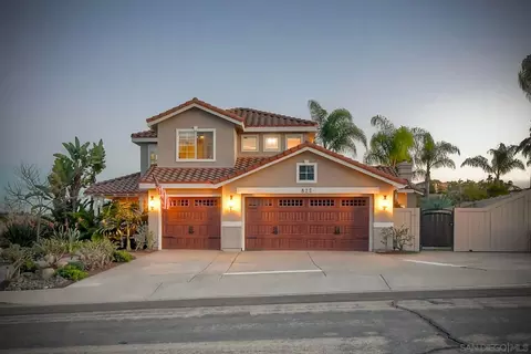 825 Bel Esprit Cir, San Marcos, CA 92069