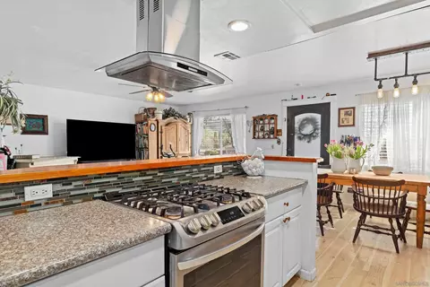 9750 Ivanho St, Spring Valley, CA 91977 photo 13