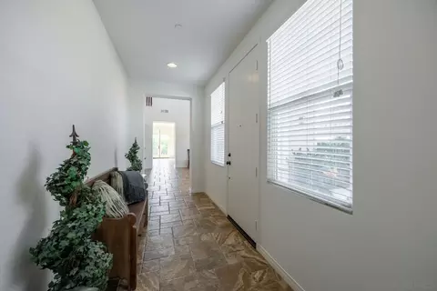 Entry Way - 3505 N Fork Ave, Carlsbad, CA 92010 photo 5 of 10