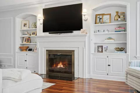 Living - 1210 3rd St, Coronado, CA 92118 photo 1 of 1