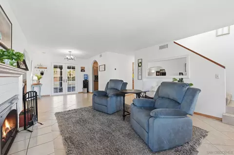 Living - 9349 Nalini Ct, Santee, CA 92071 photo 3 of 4