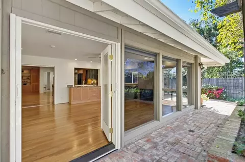 Exterior - 8635 Cliffridge Ave, La Jolla, CA 92037 photo 6 of 10