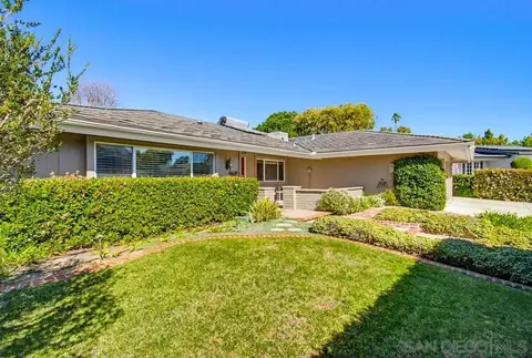 Exterior - 8635 Cliffridge Ave, La Jolla, CA 92037 photo 4 of 10