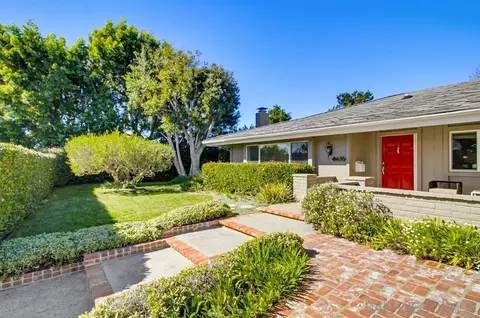 Exterior - 8635 Cliffridge Ave, La Jolla, CA 92037 photo 3 of 10