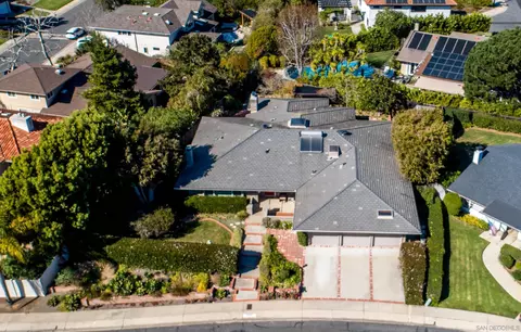 View/Area - 8635 Cliffridge Ave, La Jolla, CA 92037 photo 2 of 4