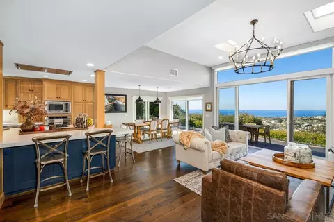 6502 Manana Pl, La Jolla, CA 92037