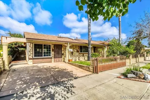 7832 Hunthaven Rd, San Diego, CA 92114
