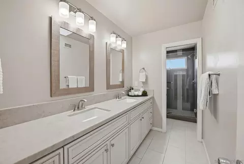Bath - 868 A Ave, Coronado, CA 92118 photo 4 of 4