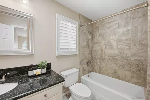 Bath - 868 A Ave, Coronado, CA 92118 photo 3 of 4