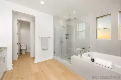 Bath - 664 Sea Ridge Ct, Encinitas, CA 92024 photo 2 of 4