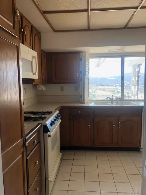 Kitchen - 2552 Wind River Rd, El Cajon, CA 92019 photo 1 of 2