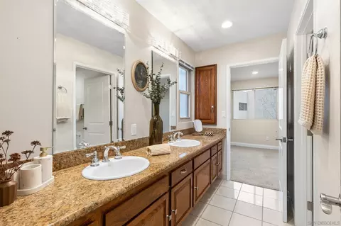 Bath - 3003 Orleans E, San Diego, CA 92110 photo 3 of 4