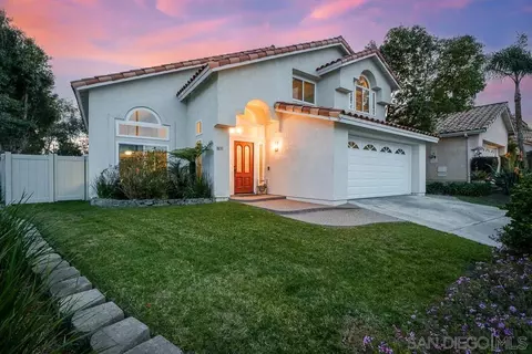 1831 Olympus Loop Dr, Vista, CA 92081 photo 3