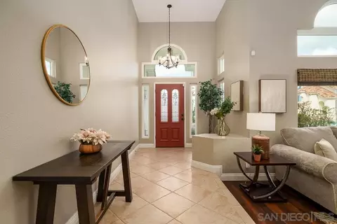 1831 Olympus Loop Dr, Vista, CA 92081 photo 6