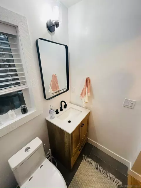 Bath - 135 E 10th, Escondido, CA 92025 photo 3 of 4