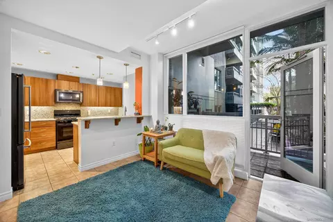 300 W Beech St #10, San Diego, CA 92101