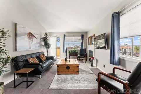 Living - 7303 Eads Ave, La Jolla, CA 92037 photo 3 of 5