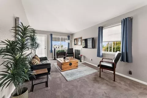 Living - 7303 Eads Ave, La Jolla, CA 92037 photo 4 of 5