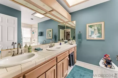 Bath - 7303 Eads Ave, La Jolla, CA 92037 photo 2 of 5